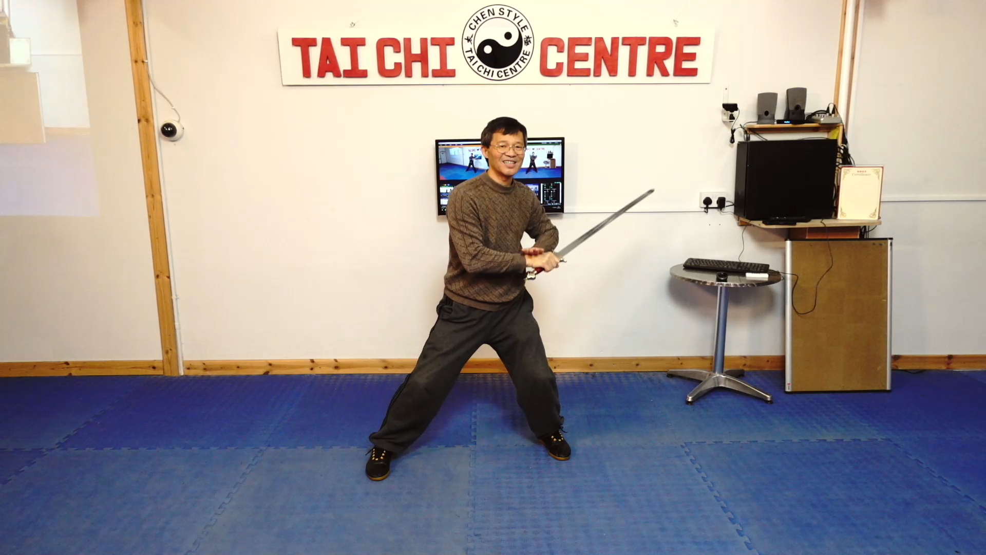 <br />
Sword Foundation Exercises;Follow me;Warm up;Finger Exercises;Pete Hornby;